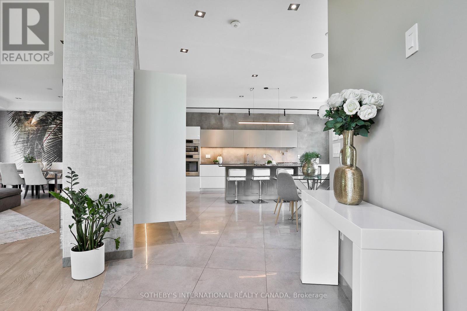 31 Overton Crescent, Toronto, Ontario  M3B 2V4 - Photo 4 - C12530572