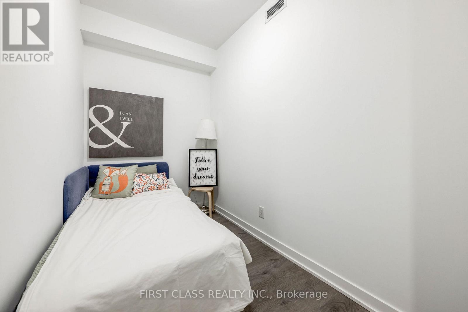 717 - 5 Defries Street, Toronto, Ontario  M5A 3R4 - Photo 8 - C12530596