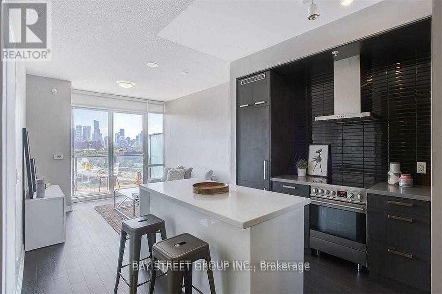 N919 - 120 Bayview Avenue, Toronto, Ontario  M5A 3R7 - Photo 2 - C12530632