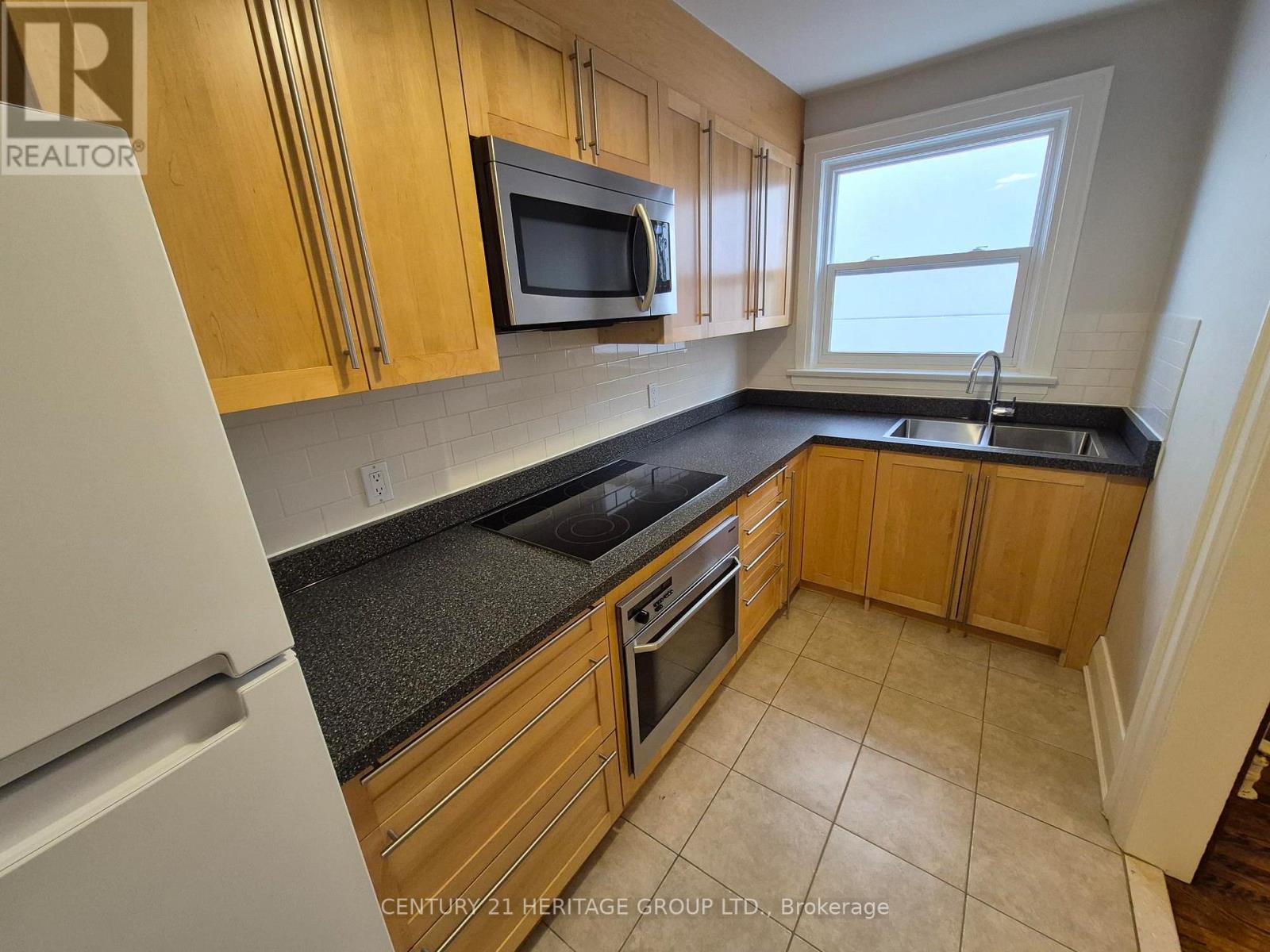 Main - 42 Cranbrooke Avenue, Toronto, Ontario  M5M 1M4 - Photo 9 - C12530634