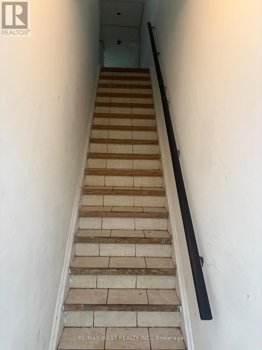 9 - 2057 Dufferin Street, Toronto, Ontario  M6E 3R3 - Photo 12 - C12530690