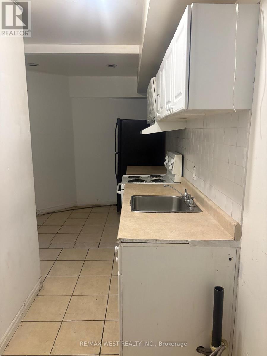 9 - 2057 Dufferin Street, Toronto, Ontario  M6E 3R3 - Photo 13 - C12530690