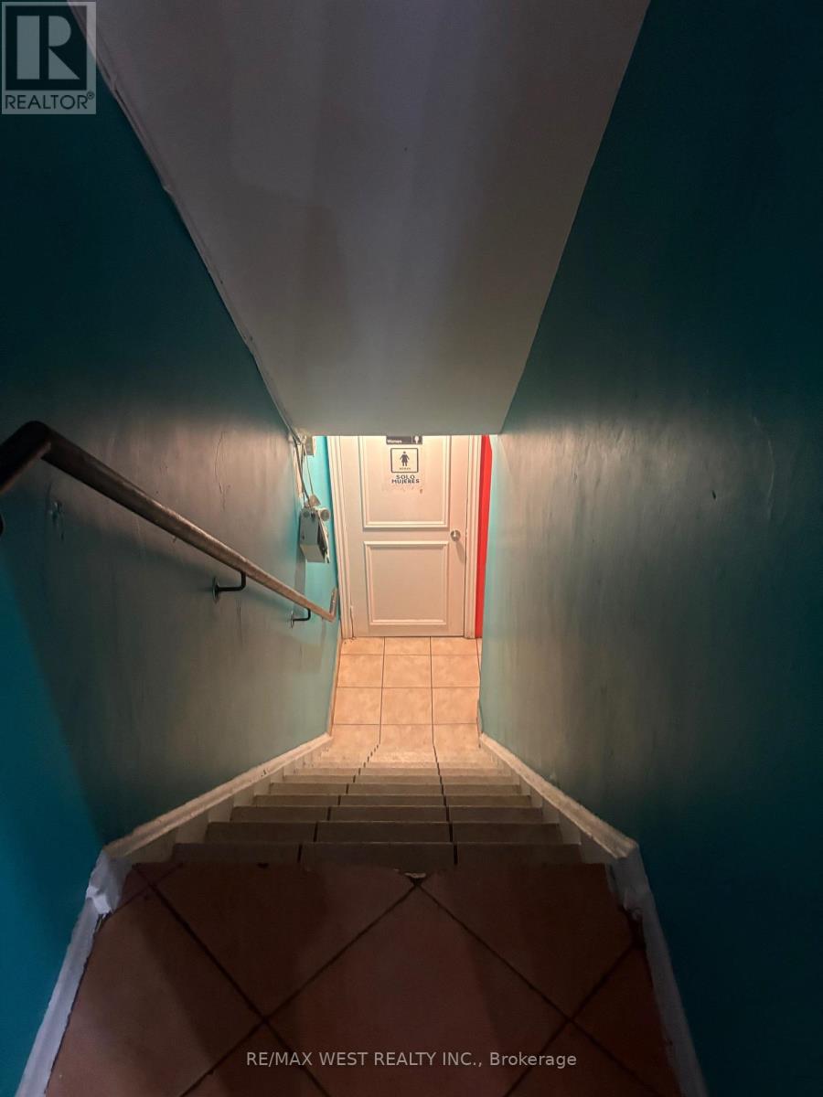 9 - 2057 Dufferin Street, Toronto, Ontario  M6E 3R3 - Photo 8 - C12530690