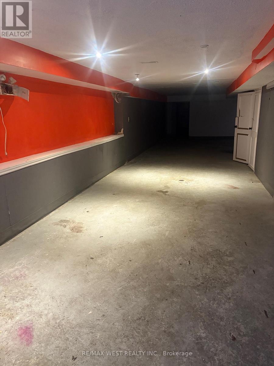 9 - 2057 Dufferin Street, Toronto, Ontario  M6E 3R3 - Photo 9 - C12530690