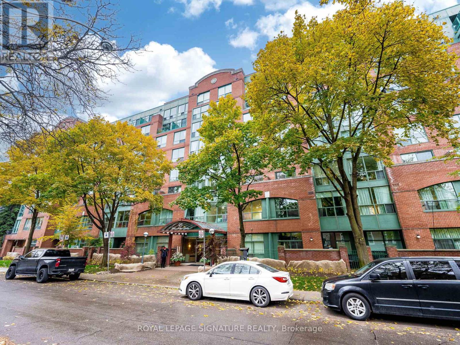 221 - 95 Prince Arthur Avenue, Toronto, Ontario  M5R 3P6 - Photo 2 - C12530730