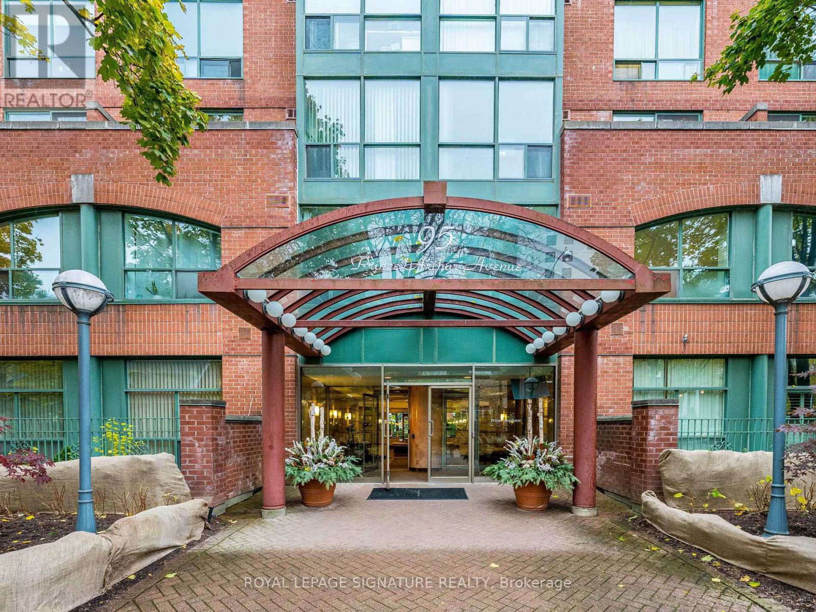 221 - 95 Prince Arthur Avenue, Toronto, Ontario  M5R 3P6 - Photo 4 - C12530730