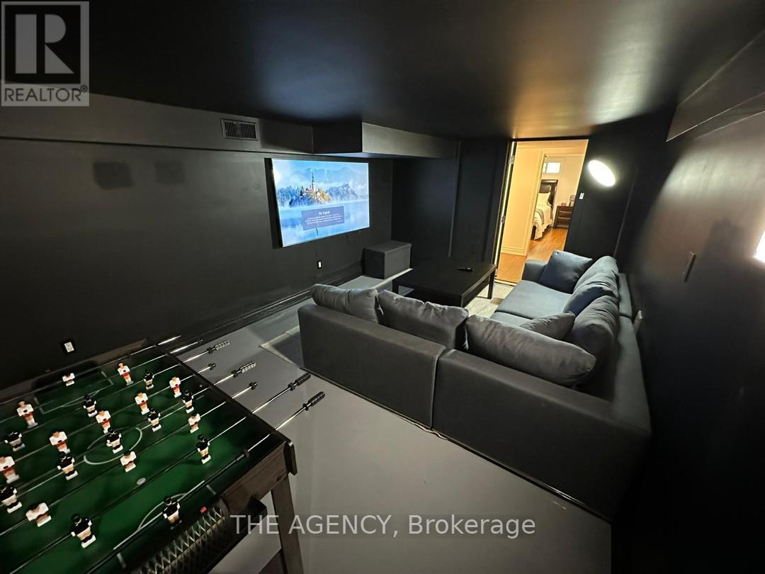 57 Highfield Road, Toronto, Ontario  M4L 2T9 - Photo 12 - E12530696