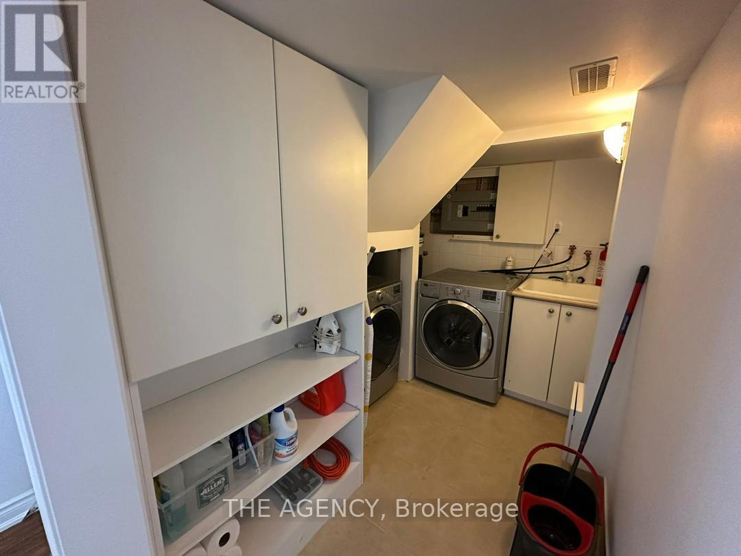 57 Highfield Road, Toronto, Ontario  M4L 2T9 - Photo 17 - E12530696