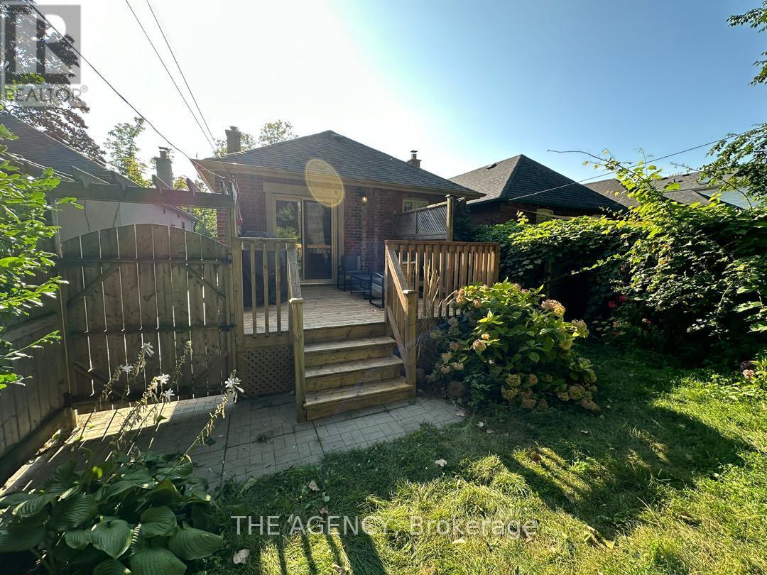 57 Highfield Road, Toronto, Ontario  M4L 2T9 - Photo 21 - E12530696