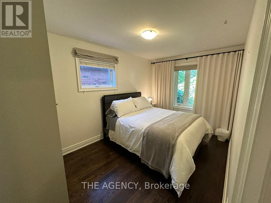 57 Highfield Road, Toronto, Ontario  M4L 2T9 - Photo 5 - E12530696