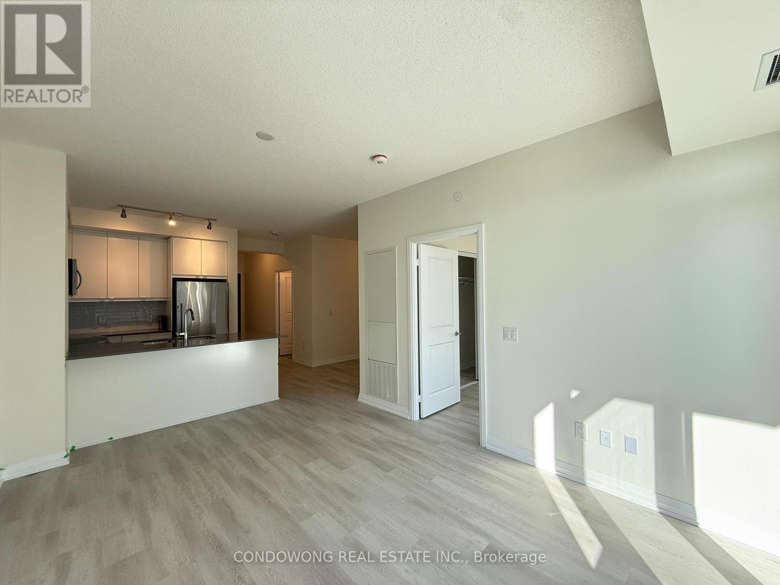 823 - 3270 SHEPPARD AVENUE E, Toronto, Ontario