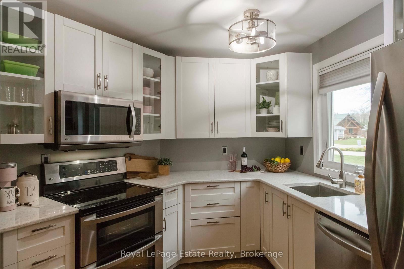 357 Tyendinaga Drive, Saugeen Shores, Ontario  N0H 2L0 - Photo 23 - X12530840