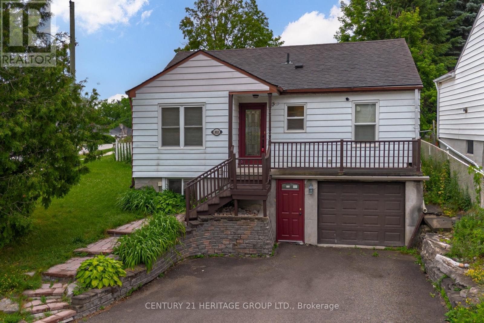 MAIN (UPPER LEVEL) - 302 AVENUE ROAD S, Newmarket, Ontario