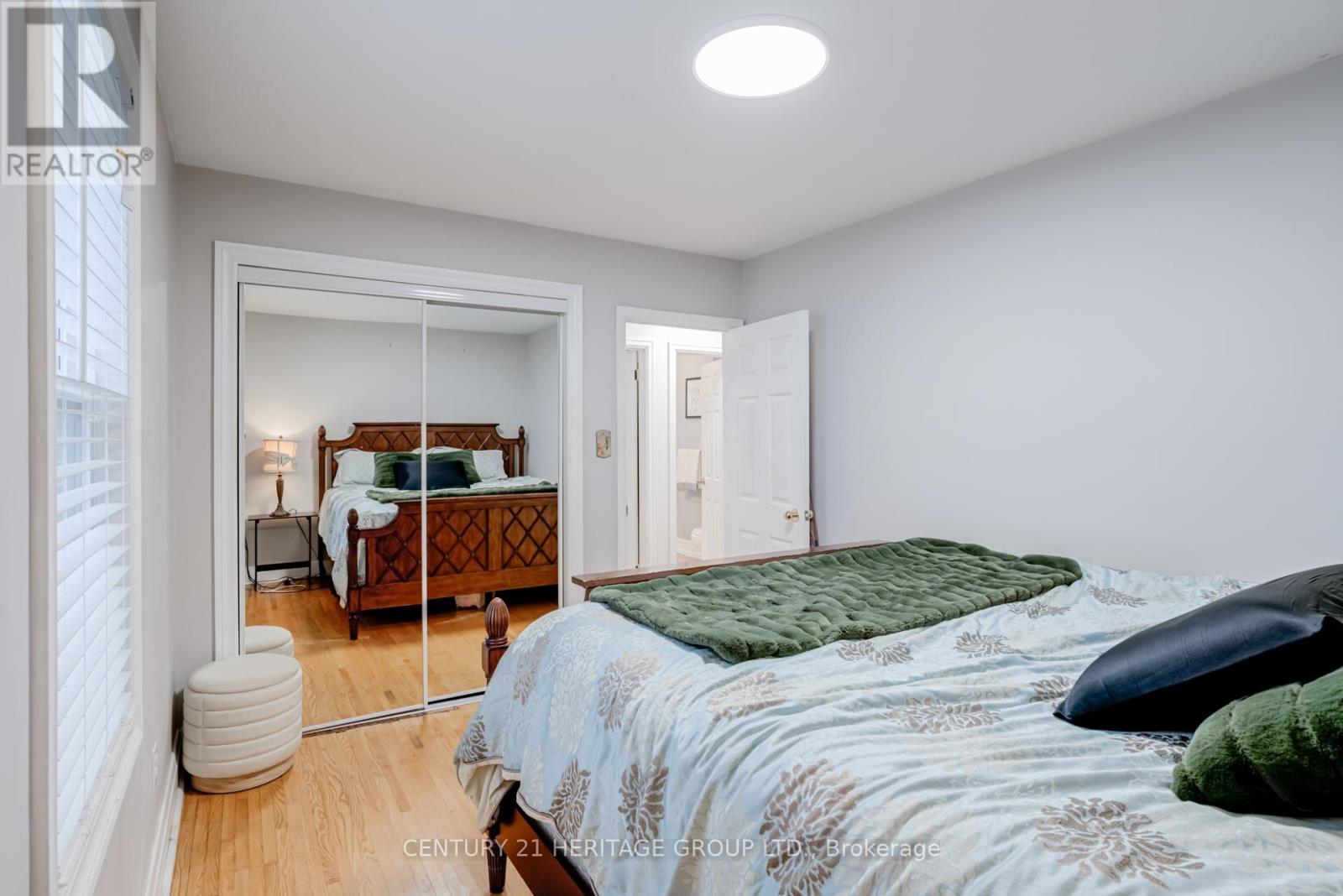 Main (Upper Level) - 302 Avenue Road S, Newmarket, Ontario  L3Y 1P2 - Photo 16 - N12530612