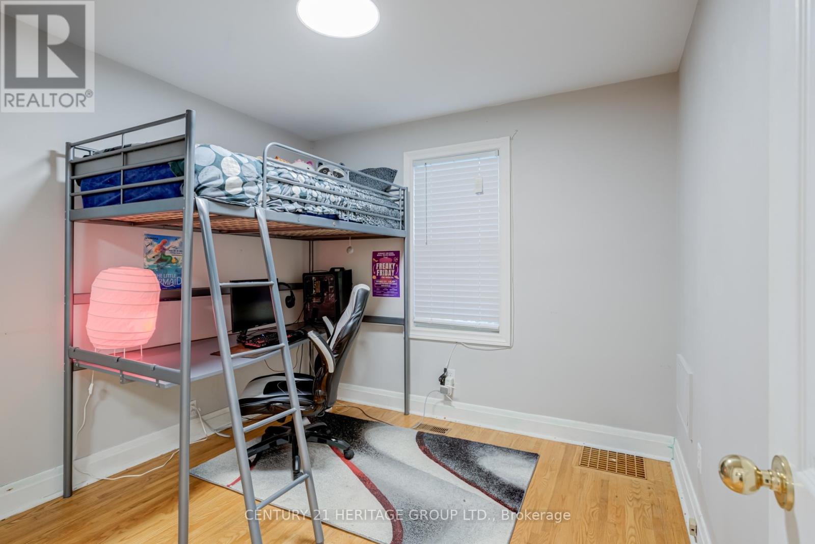 Main (Upper Level) - 302 Avenue Road S, Newmarket, Ontario  L3Y 1P2 - Photo 17 - N12530612