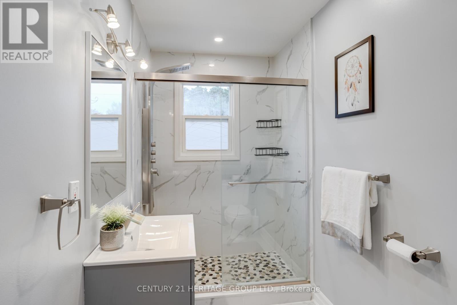 Main (Upper Level) - 302 Avenue Road S, Newmarket, Ontario  L3Y 1P2 - Photo 22 - N12530612