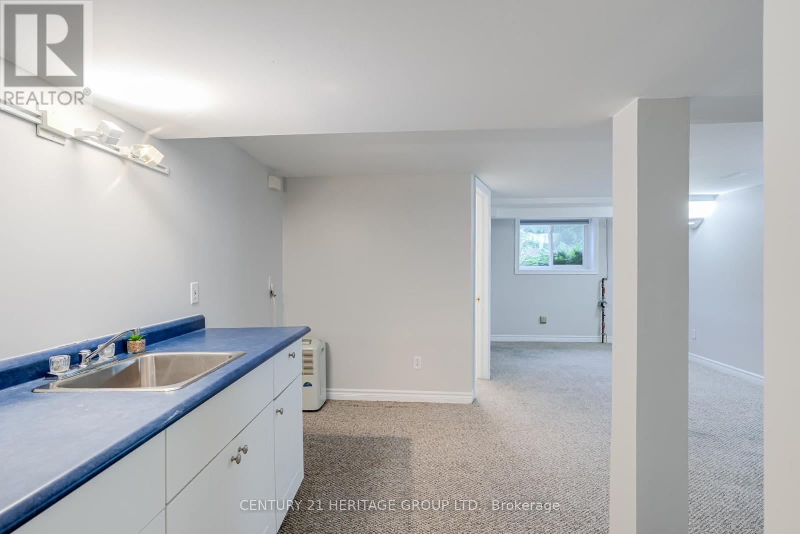 Bsmt - 302 Avenue Road, Newmarket, Ontario  L3Y 1P2 - Photo 2 - N12530626