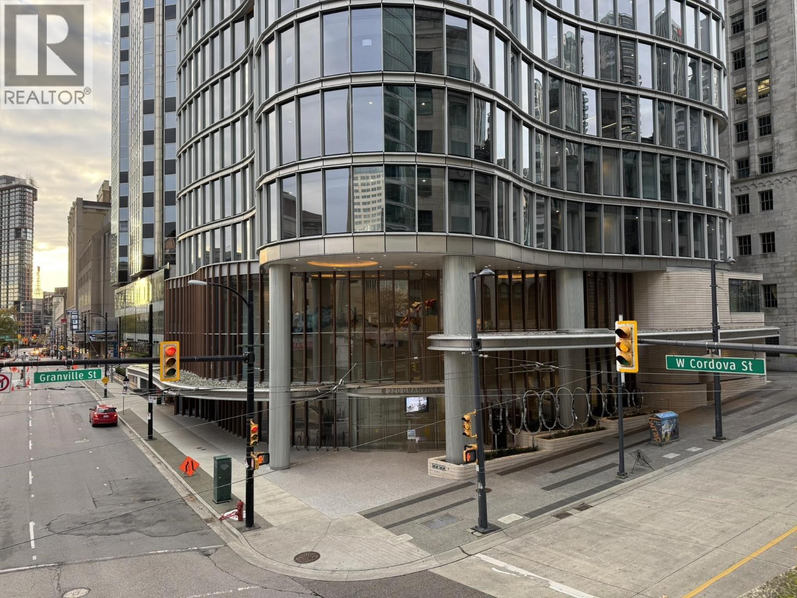340 320 GRANVILLE STREET, Vancouver, British Columbia