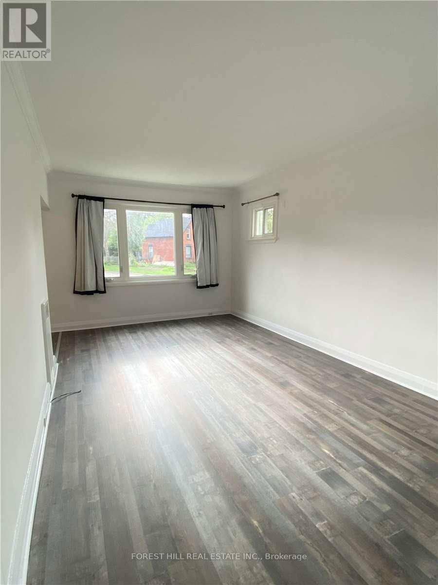 125 Innisfil Street, Barrie, Ontario  L4N 3E6 - Photo 10 - S12530778