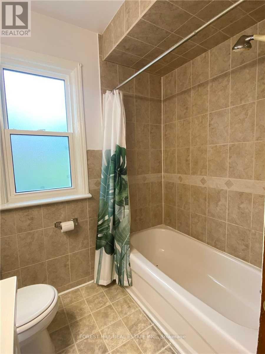 125 Innisfil Street, Barrie, Ontario  L4N 3E6 - Photo 13 - S12530778