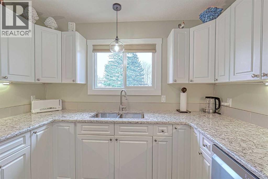 77 2 Street Se, High River, Alberta  T1V 1G6 - Photo 12 - A2269321