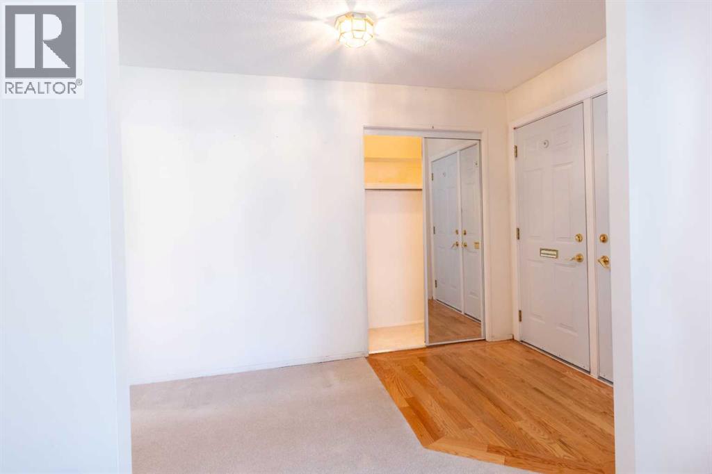 12008 Elbow Drive Sw, Calgary, Alberta  T2W 1H2 - Photo 9 - A2269896