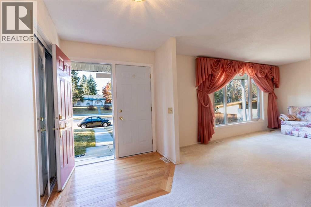 12008 Elbow Drive Sw, Calgary, Alberta  T2W 1H2 - Photo 8 - A2269896