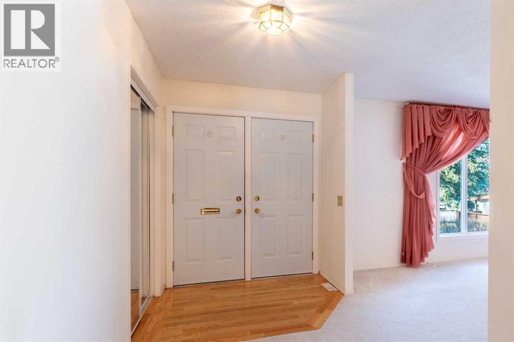 12008 Elbow Drive Sw, Calgary, Alberta  T2W 1H2 - Photo 7 - A2269896