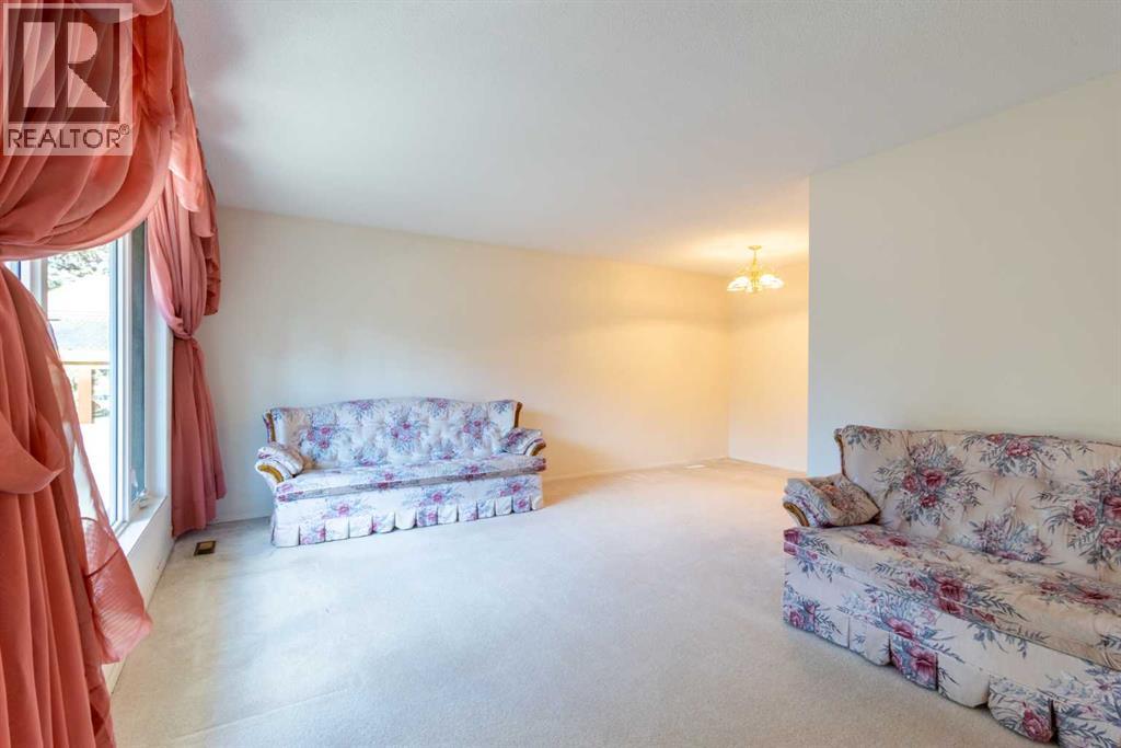 12008 Elbow Drive Sw, Calgary, Alberta  T2W 1H2 - Photo 11 - A2269896