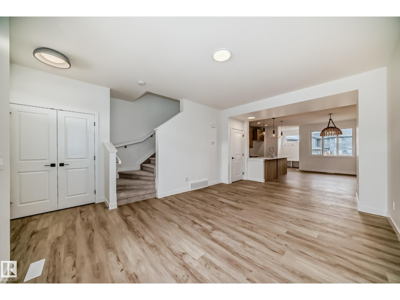 1324 Keswick Dr Sw, Edmonton, Alberta  T6W 4V8 - Photo 2 - E4465328