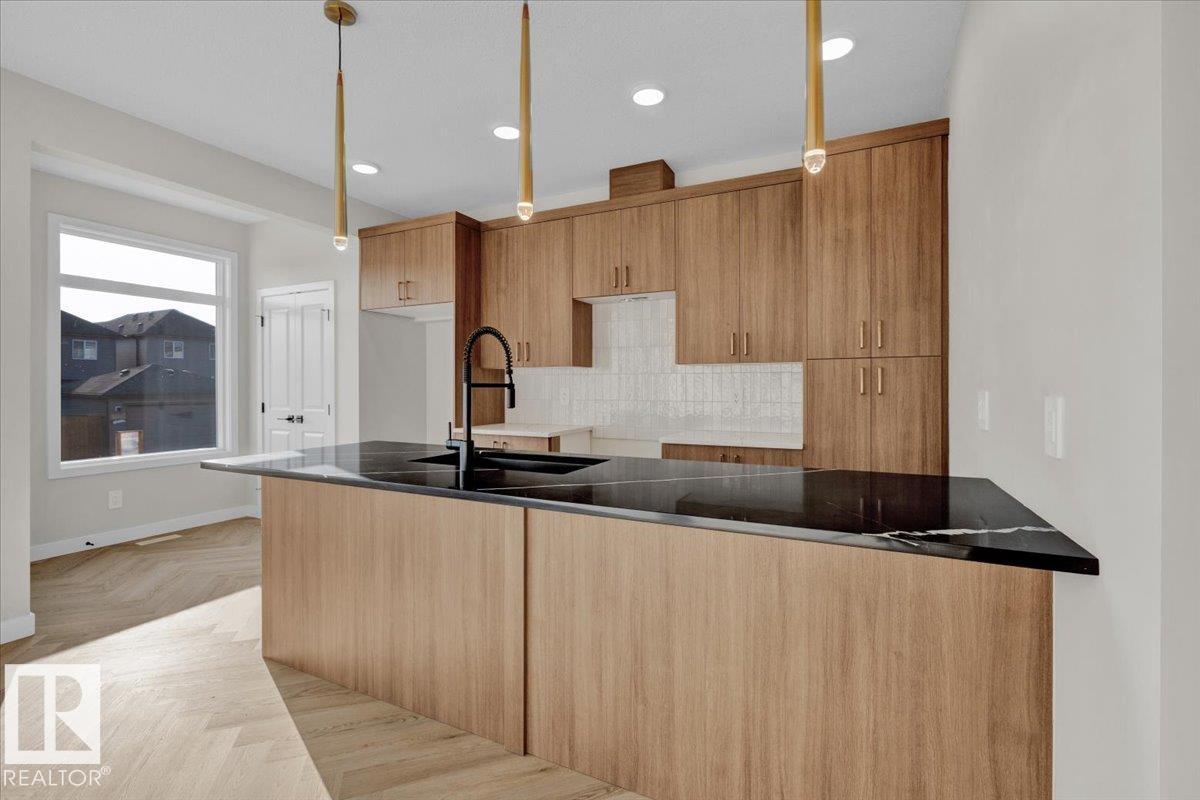 2127 Crossbill Ln Nw, Edmonton, Alberta  T5S 0W3 - Photo 12 - E4465330