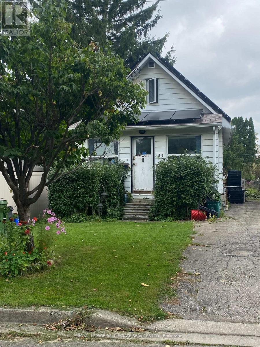 33 ROXALINE STREET, Toronto, Ontario