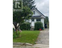 33 ROXALINE STREET, Toronto, Ontario