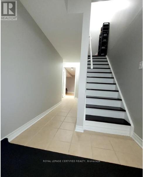 86 Joymar Drive, Mississauga, Ontario  L5M 7Z6 - Photo 2 - W12530624