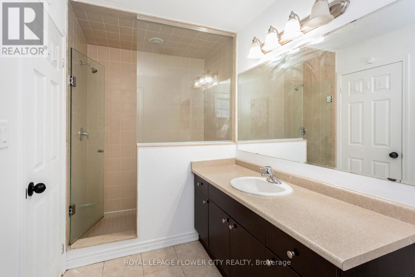 41 Vanhorne Close, Brampton, Ontario  L7A 0X8 - Photo 36 - W12530630