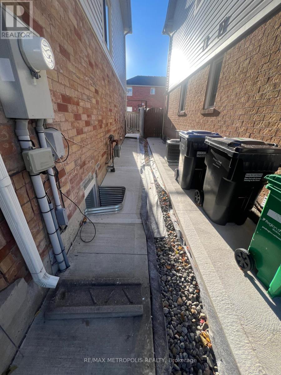 Bsmt - 69 Jessop Drive, Brampton, Ontario  L7A 3N4 - Photo 12 - W12530646