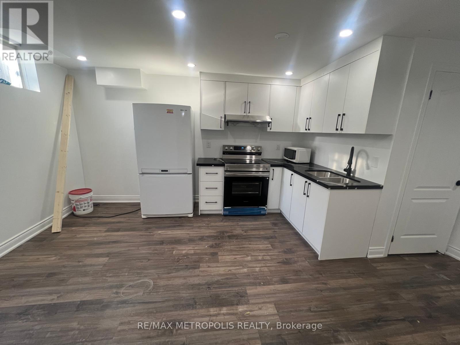 Bsmt - 69 Jessop Drive, Brampton, Ontario  L7A 3N4 - Photo 7 - W12530646