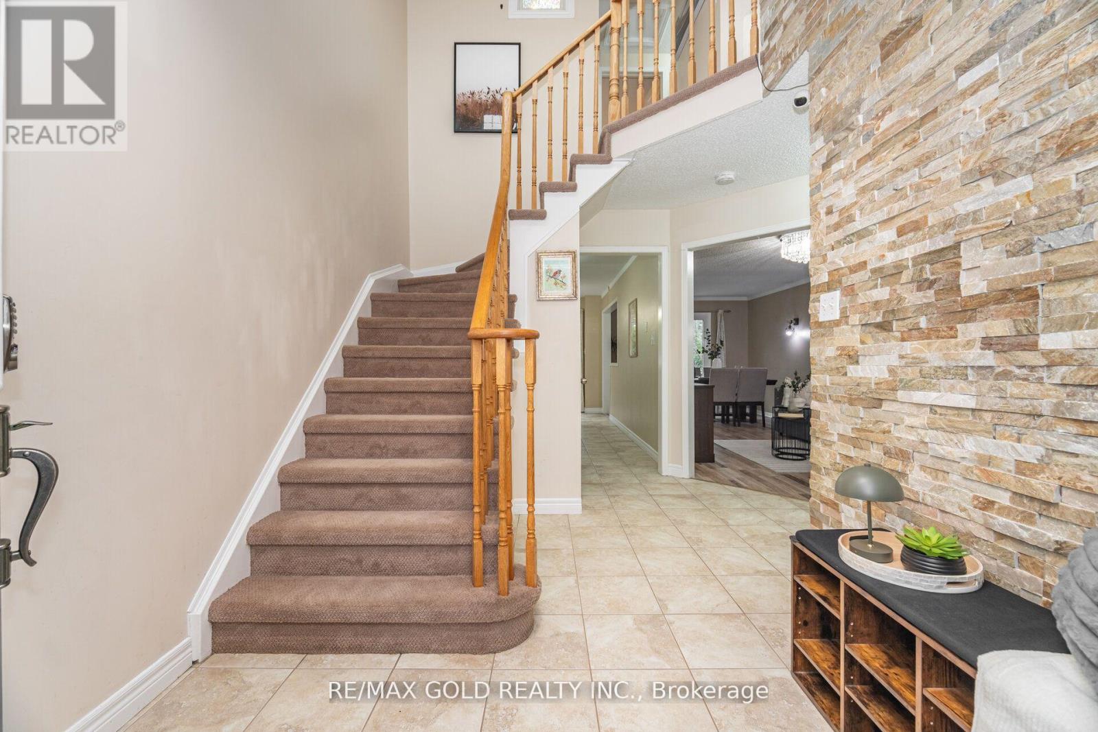 26 Flemington Drive, Caledon, Ontario  L7C 1B5 - Photo 11 - W12530650