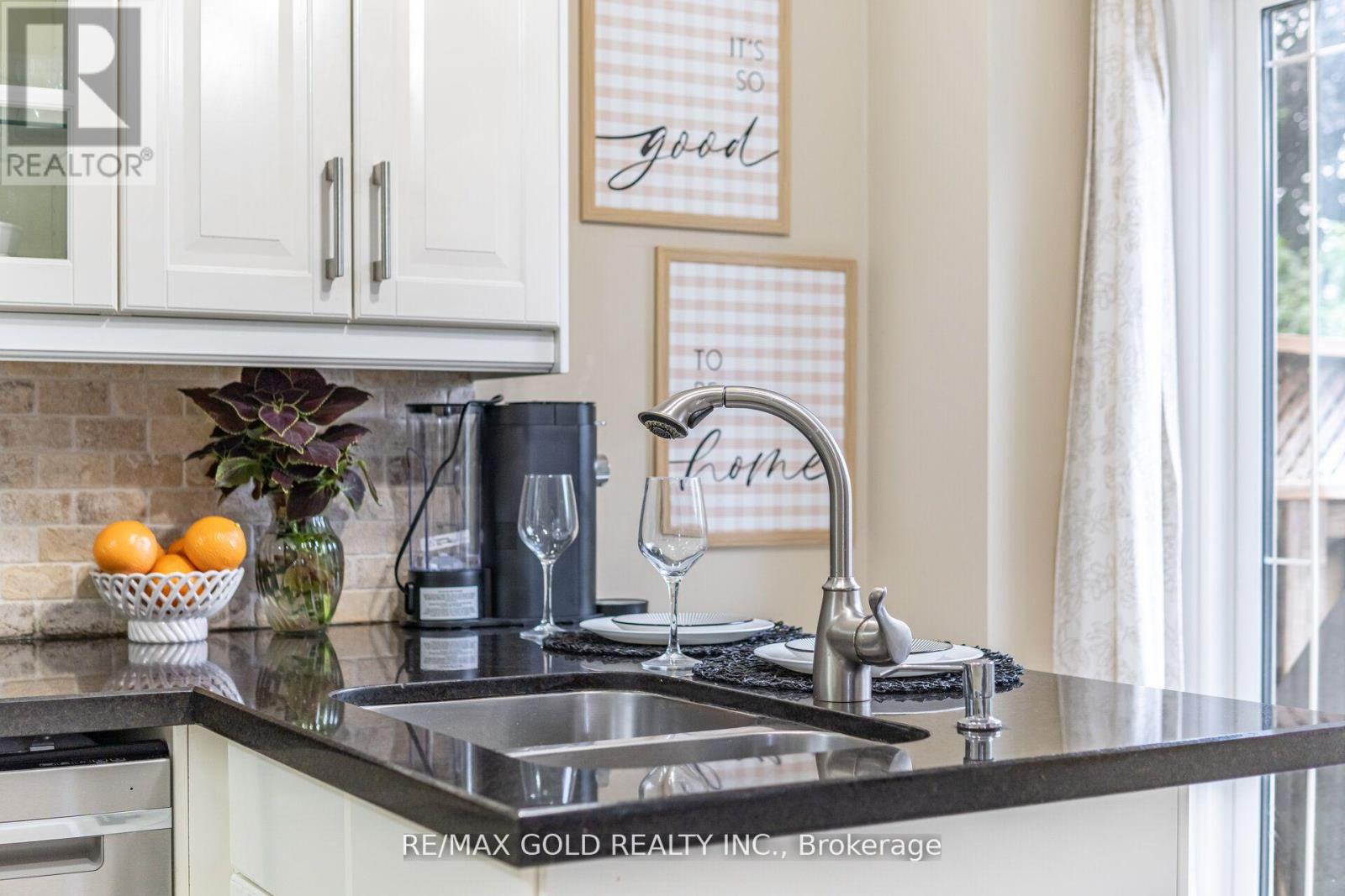 26 Flemington Drive, Caledon, Ontario  L7C 1B5 - Photo 17 - W12530650