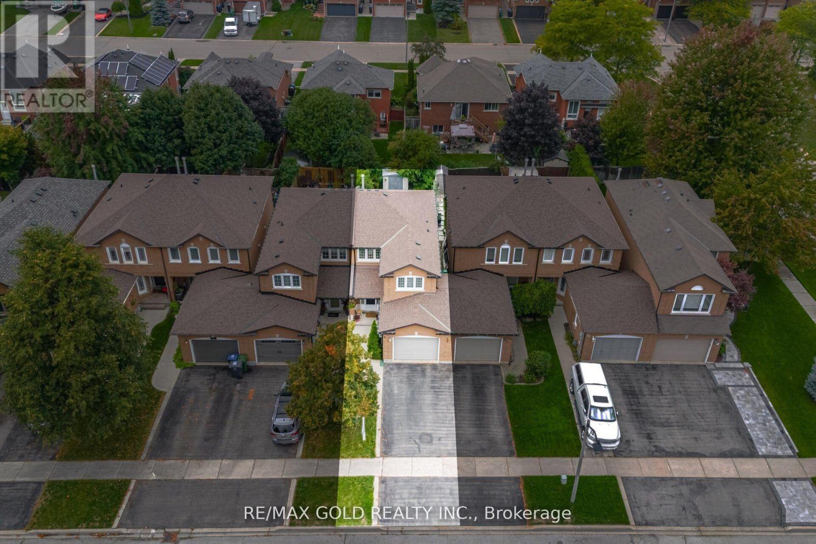 26 Flemington Drive, Caledon, Ontario  L7C 1B5 - Photo 2 - W12530650