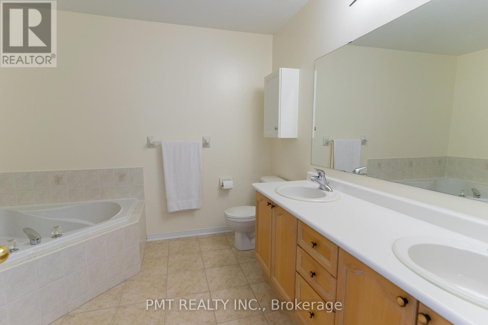 2151 Forest Gate Park, Oakville, Ontario  L6M 4B3 - Photo 9 - W12530666