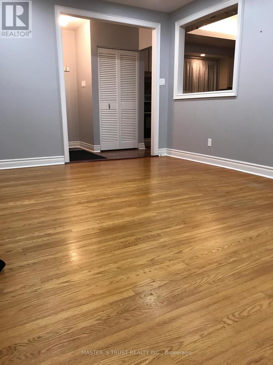 Upper - 2186 Truscott Drive, Mississauga, Ontario  L5J 2A6 - Photo 3 - W12530726