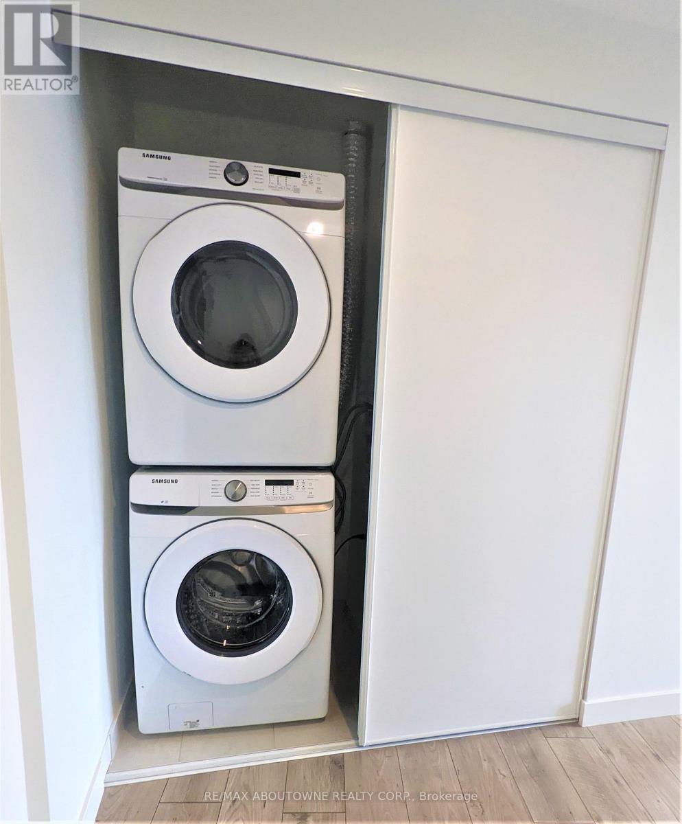 A1205 - 125 Bronte Road, Oakville, Ontario  L6L 0H2 - Photo 9 - W12530736