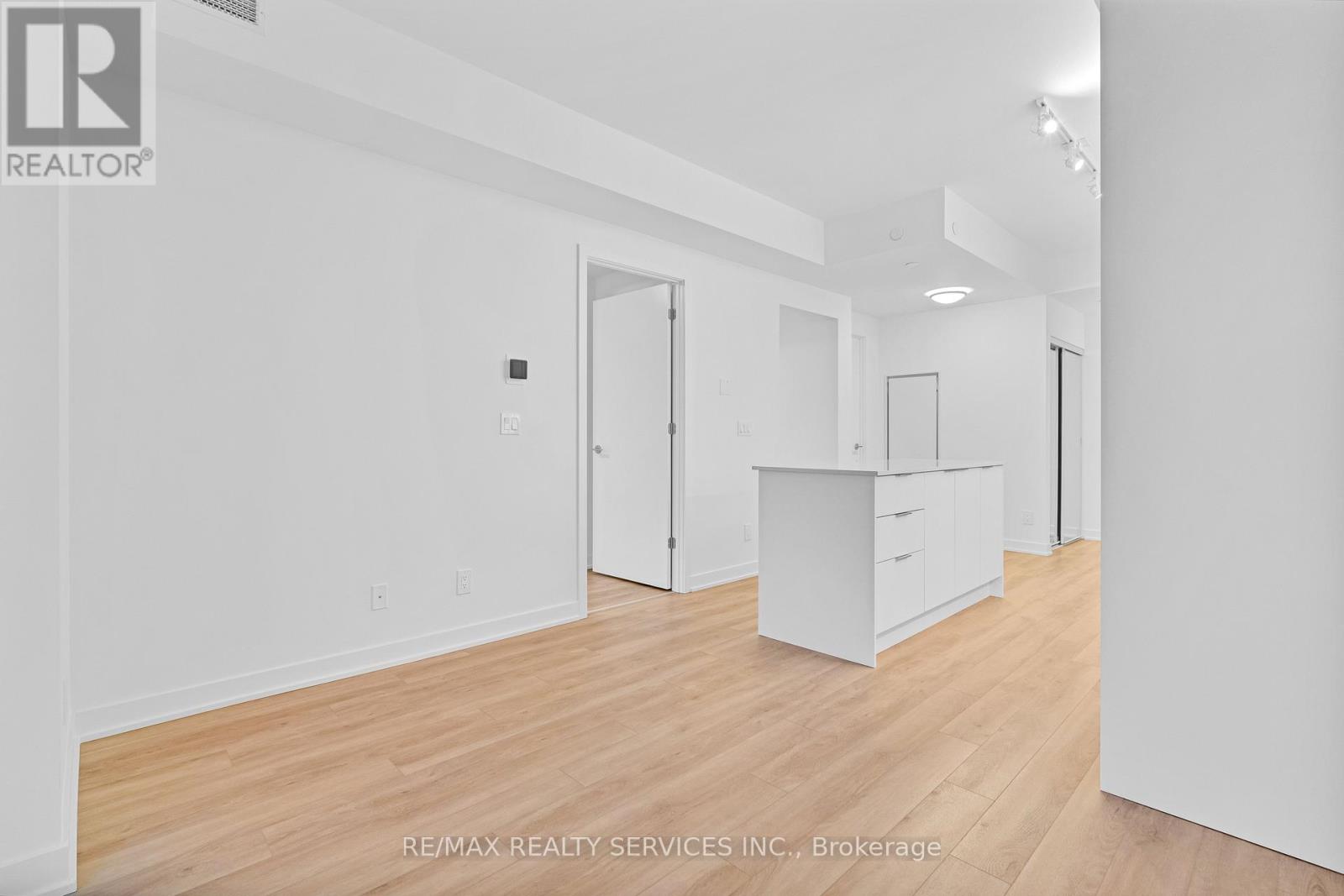 3071 Trafalgar Road, Oakville, Ontario  L6H 8C6 - Photo 13 - W12530770