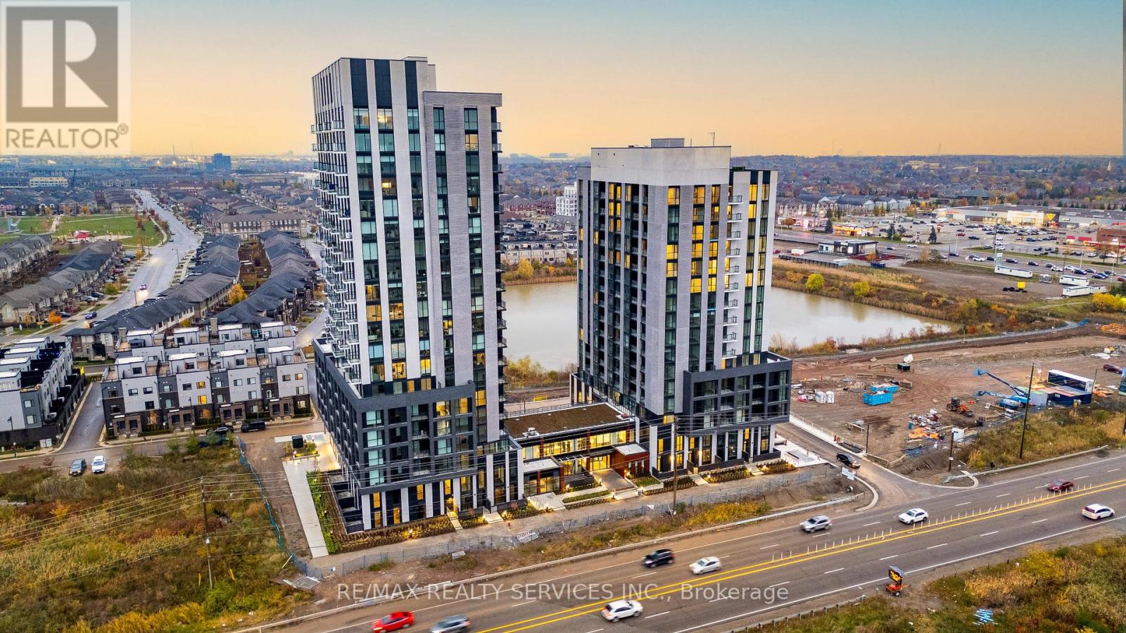 3071 Trafalgar Road, Oakville, Ontario  L6H 8C6 - Photo 3 - W12530770