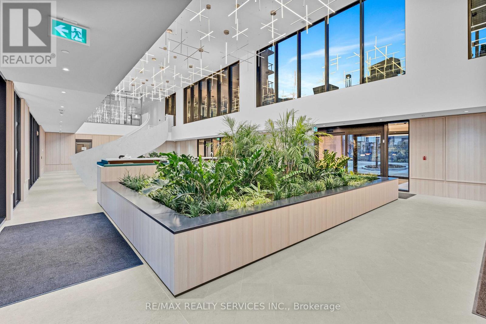 3071 Trafalgar Road, Oakville, Ontario  L6H 8C6 - Photo 6 - W12530770