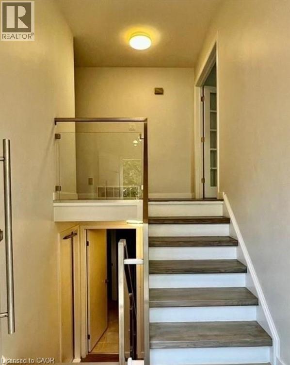 213 Northlake Drive, Waterloo, Ontario  N2V 1A6 - Photo 2 - 40786900