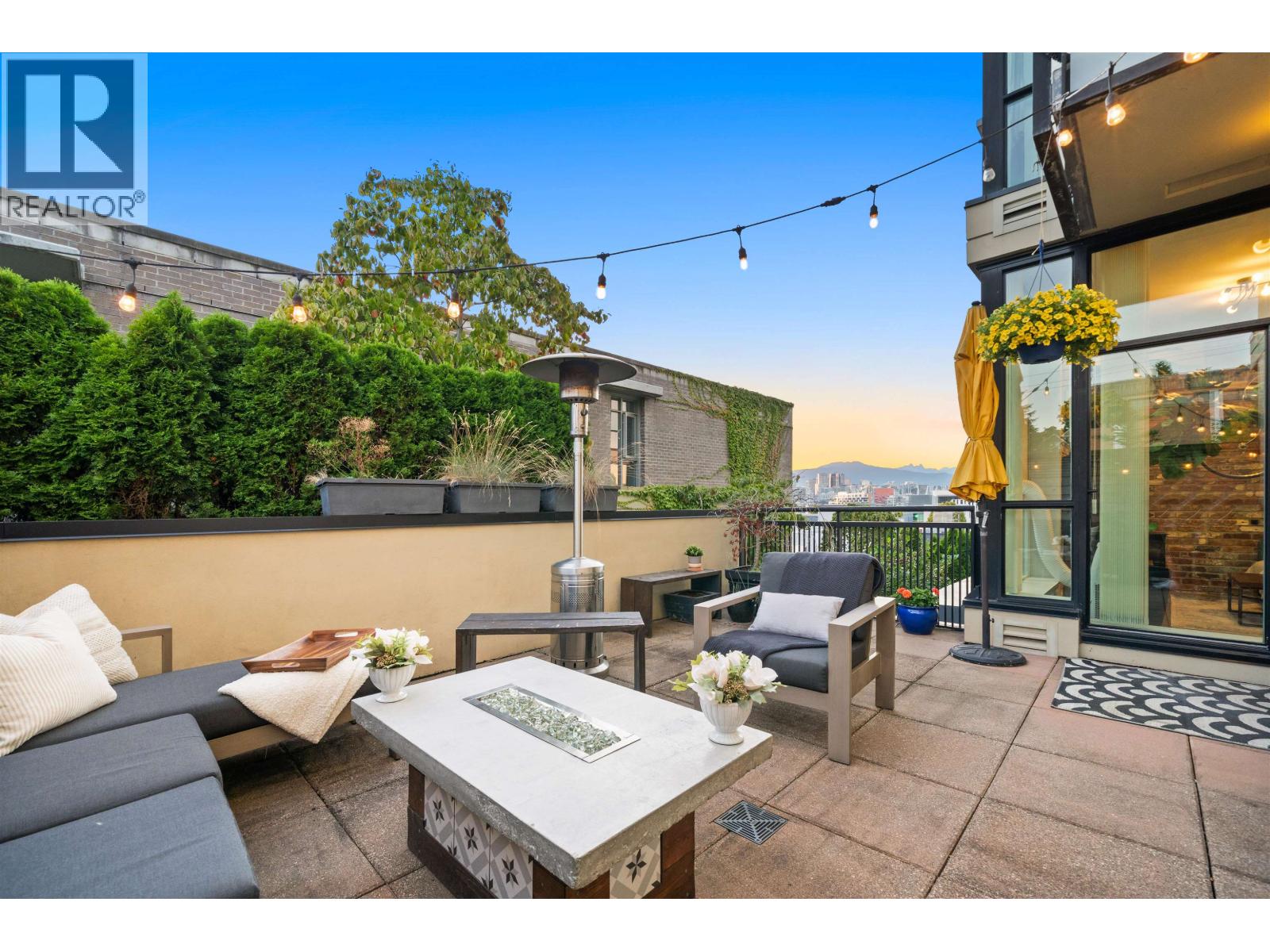 207 2515 Ontario Street, Vancouver, British Columbia  V5T 4V4 - Photo 2 - R3066287