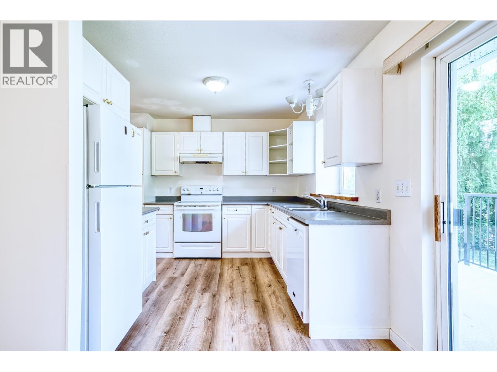 5833 Heron Place, Sechelt, British Columbia  V7Z 0R3 - Photo 18 - R3066280