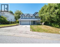 5833 HERON PLACE, Sechelt, British Columbia